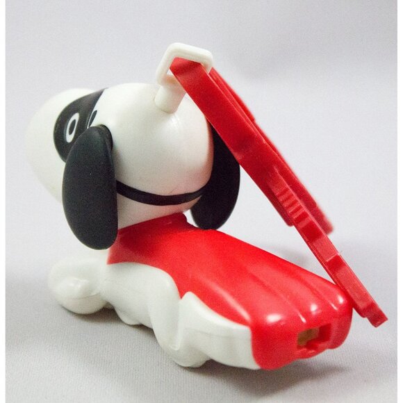 2018 McDonald's Peanuts Snoopy as Masked Marvel Super Hero Toy #6 - Picture 3 of 6